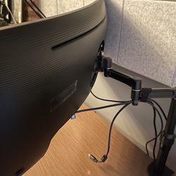 Samsung 34inch Computer Monitor Plus Arm