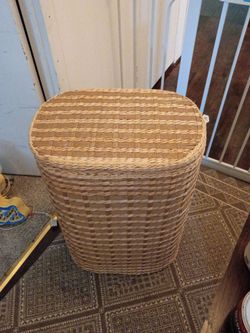 Laundry hamper