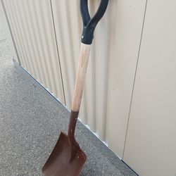 D Handle Wood Transfer Shovel
