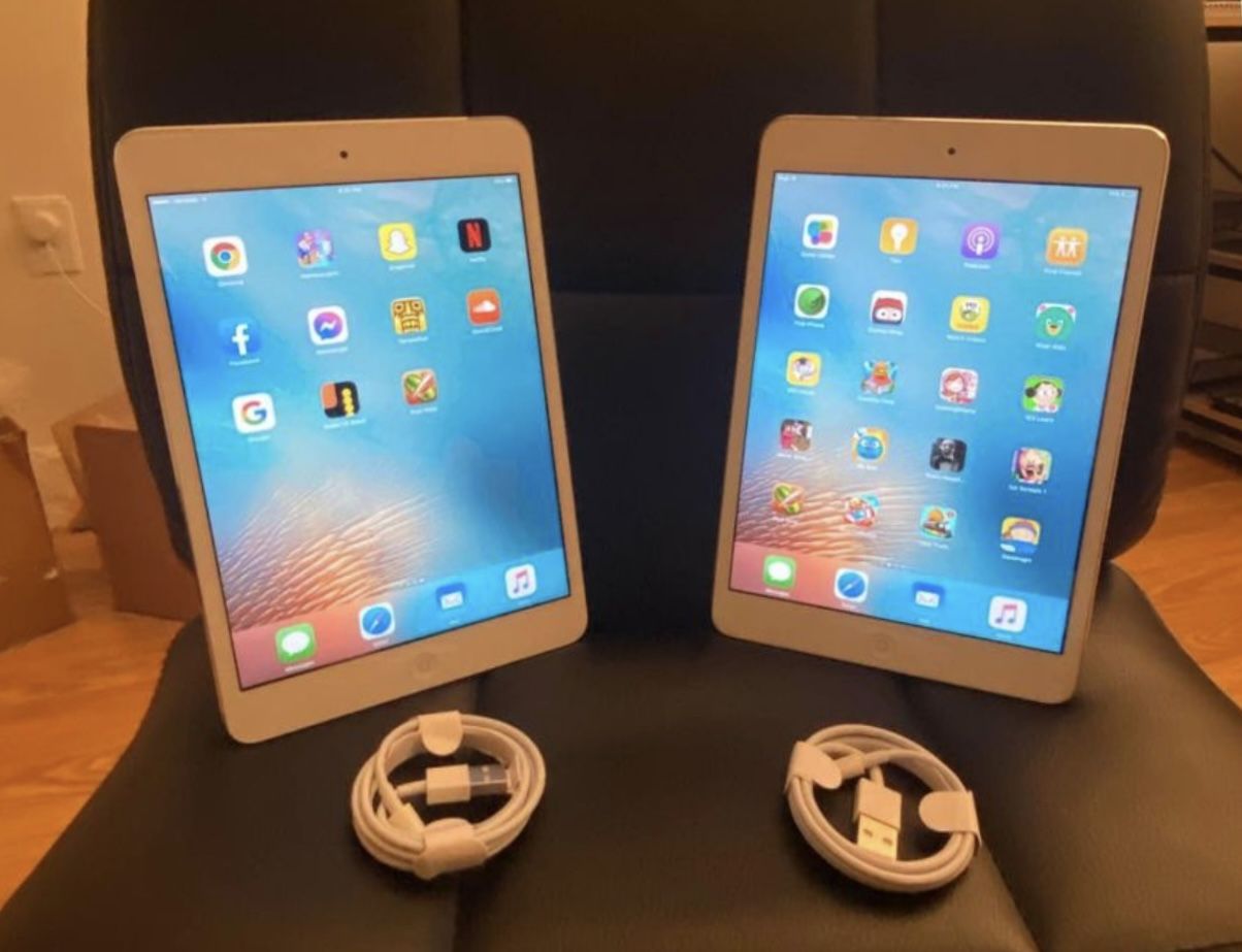 2 Apple iPad Mini