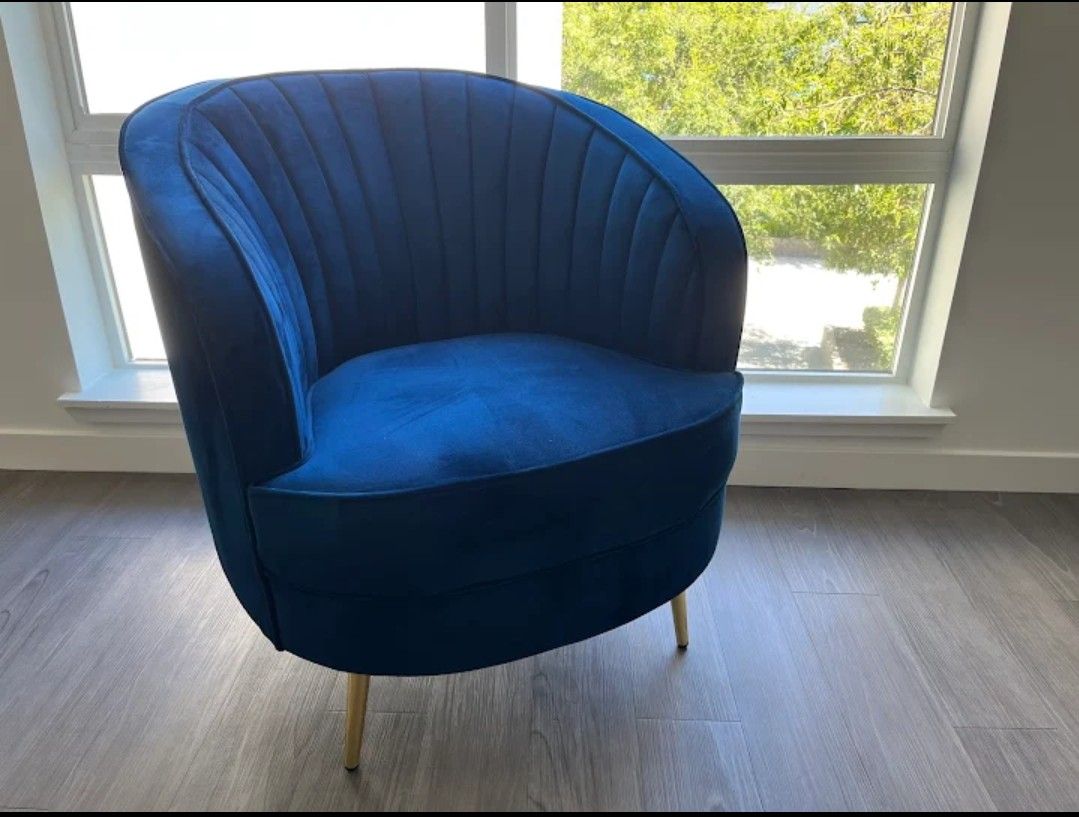 Sophia Upholstered Vertical Channel Tufted Chair Coaster