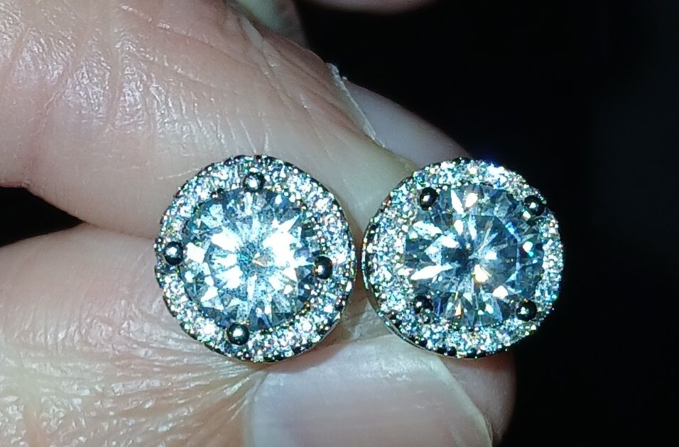 1Ct Moissanite Stud Earrings