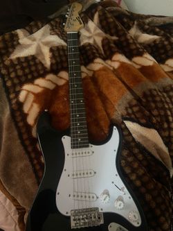 Electric Guitar (black and white)