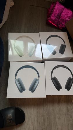 AirPod maxes