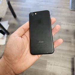 Iphone 7***32gb.  Unlock For Any Sim 