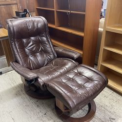 VJNTAGE EKORNES STRESSLESS LOUNGE CHAIR WITH OTTOMAN BROWN LEATHER WOOD