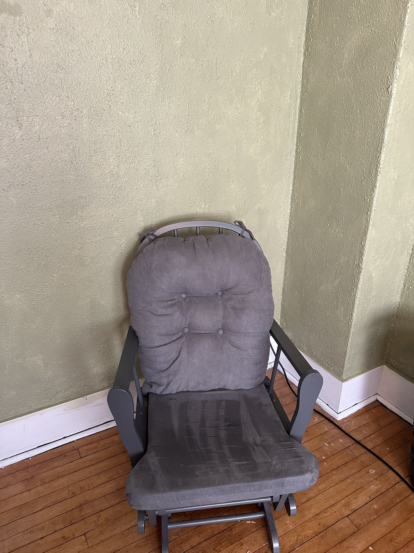 Rocking Chair With Foot Rest 