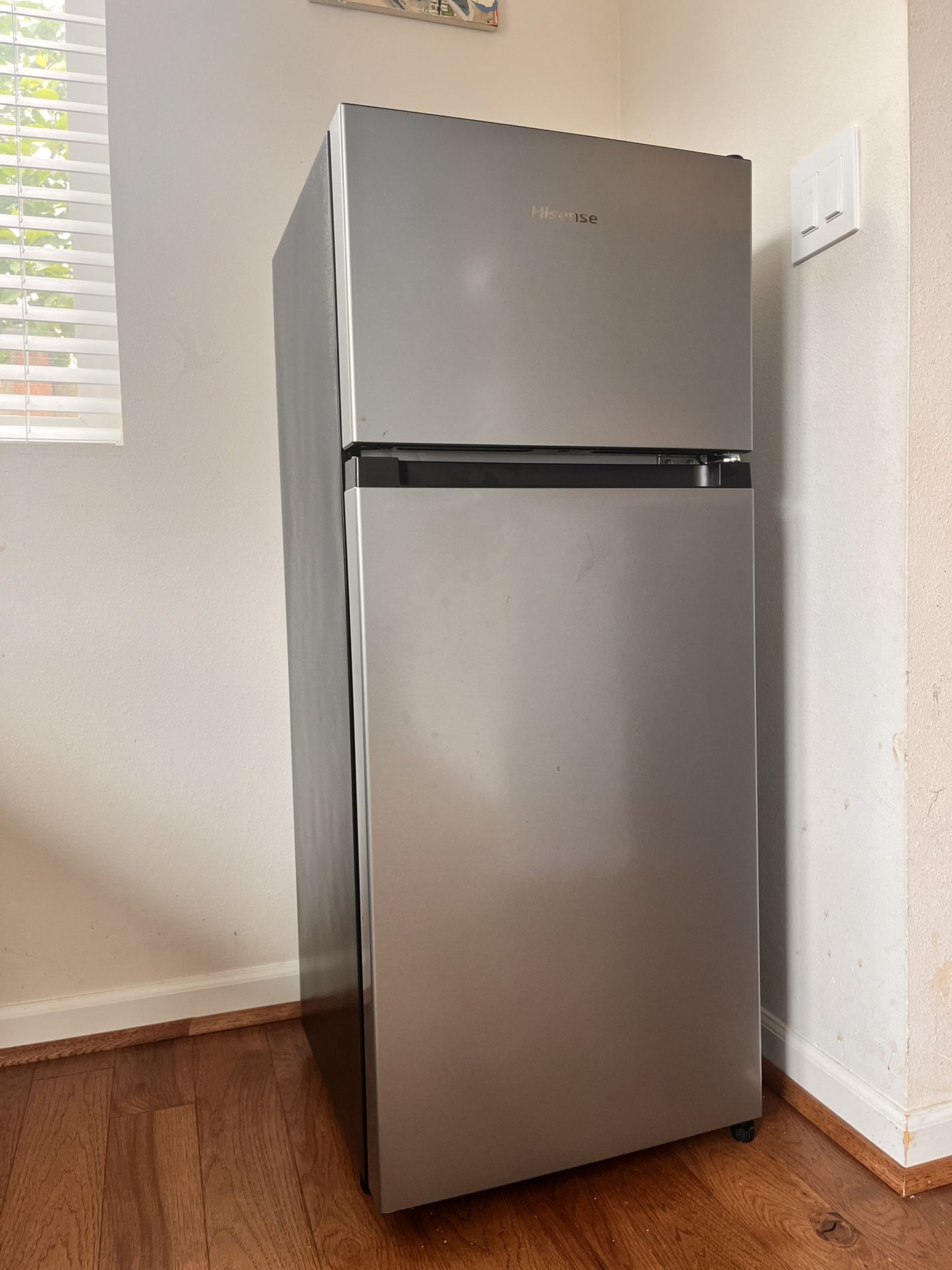 Hisense 4.4 cu.ft Refrigerator With Freezer