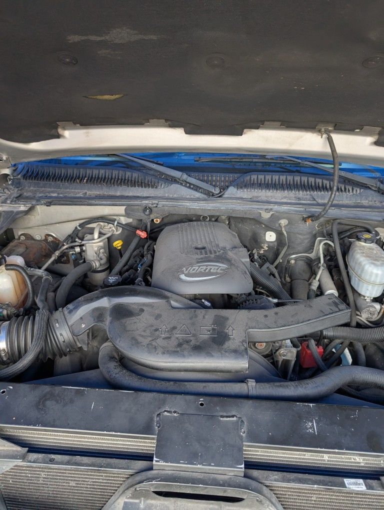 2005 Chevy Avalanche wfdjnjc.com