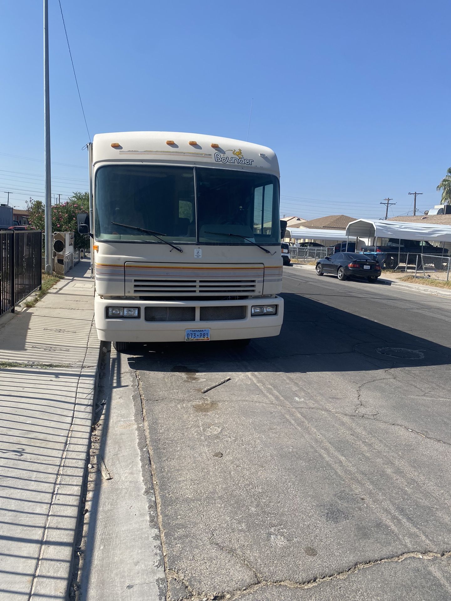 1990 bounder fleetwood 28 feet long for Sale in Las Vegas, Nevada OfferUp