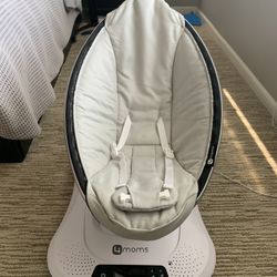 Electric Baby Swing (4moms MamaRoo)