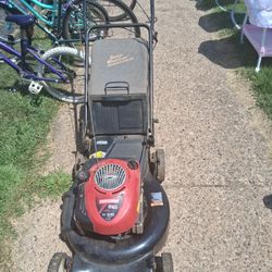 Self Propelled Lawn Mower Runs Great 