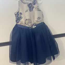 Vestido Para Niña  En Buenas Condiciones Talla 6 $10