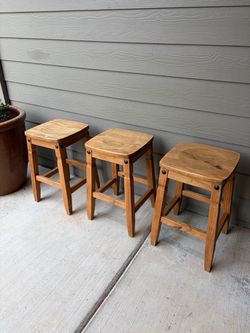 Pier1 Bar Stools