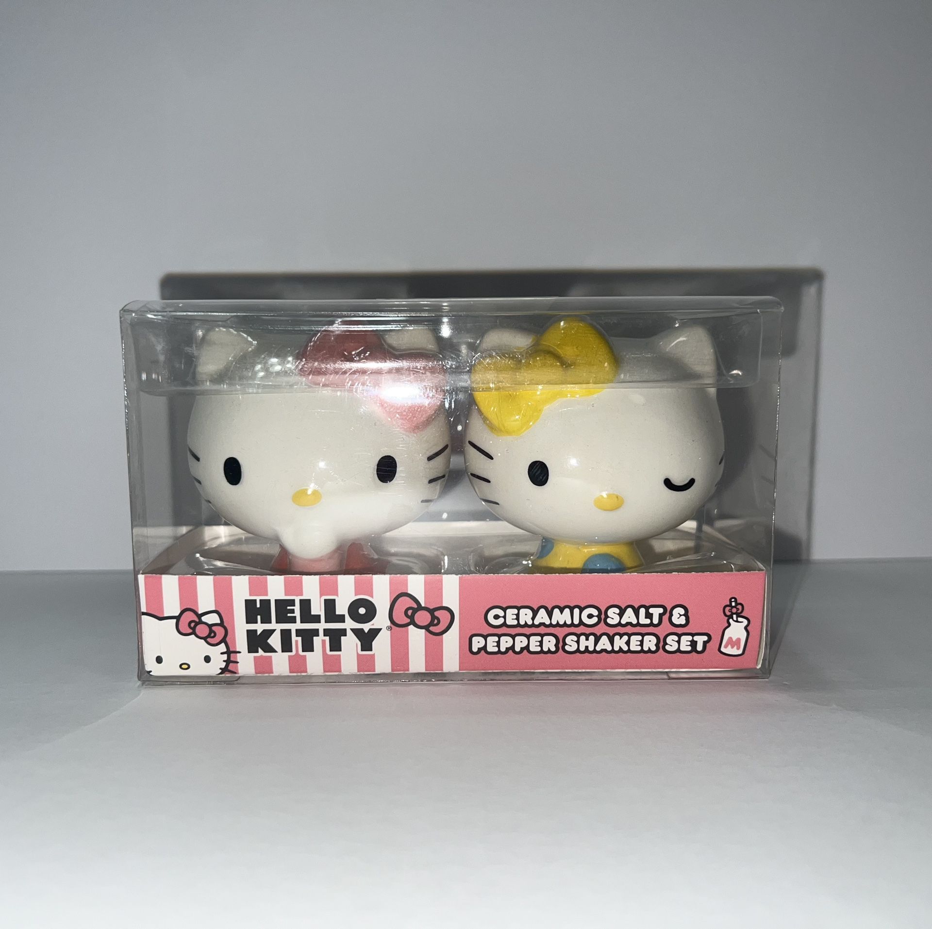 Hello Kitty Shakers
