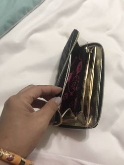 Black wallet