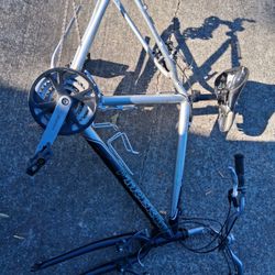 2008 Trek 7000 700cc Alpha 20 inch Aluminum  frame, crank,  and handle bars included2008 Trek 7000 700cc Alpha Aluminum Bike Frame handle bars 20 inch