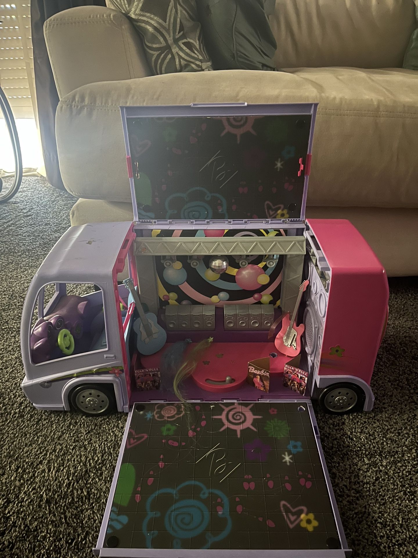 Vintage 2001 Barbie Jam n Glam Concert Tour Bus