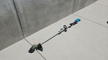 Makita XRU12 18V LXT cordless string trimmer
