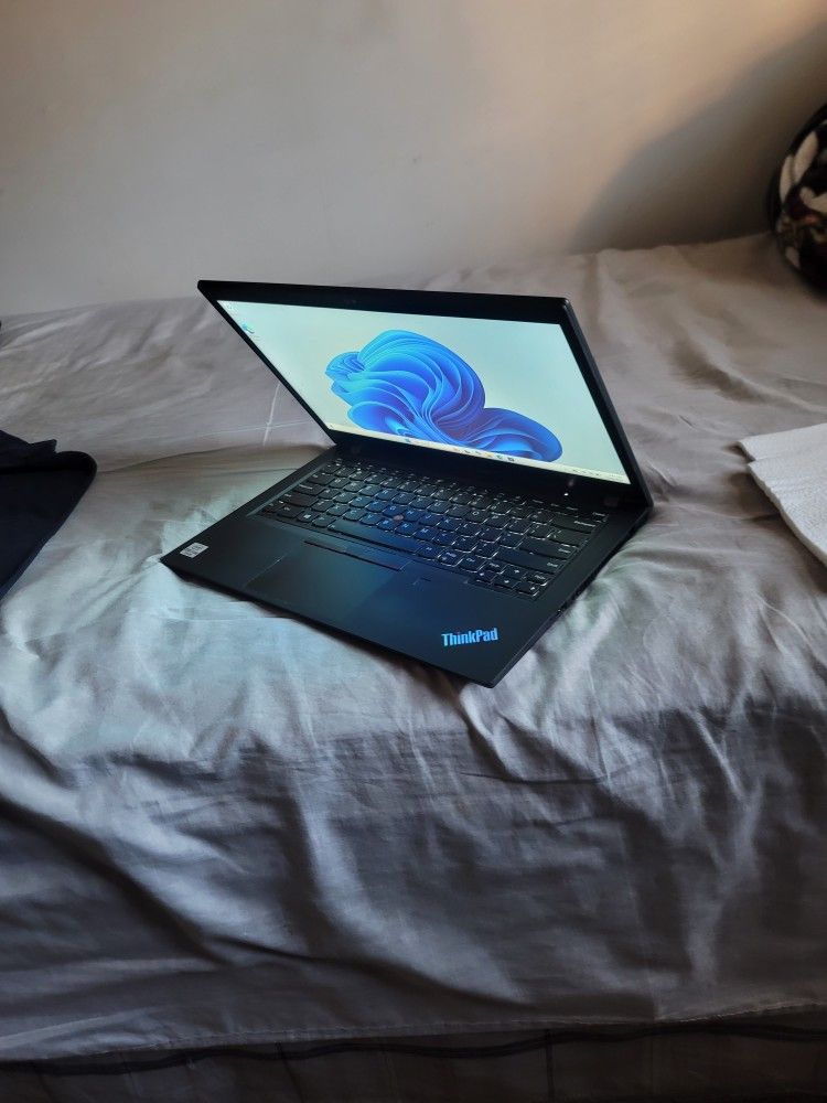 Lenovo Laptop: Core i7. Windows 11 V-24H2, Wi-Fi, Bluetooth. MS-office. M.2 Drive, WebCam.