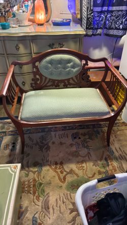 Vintage love seat/bench