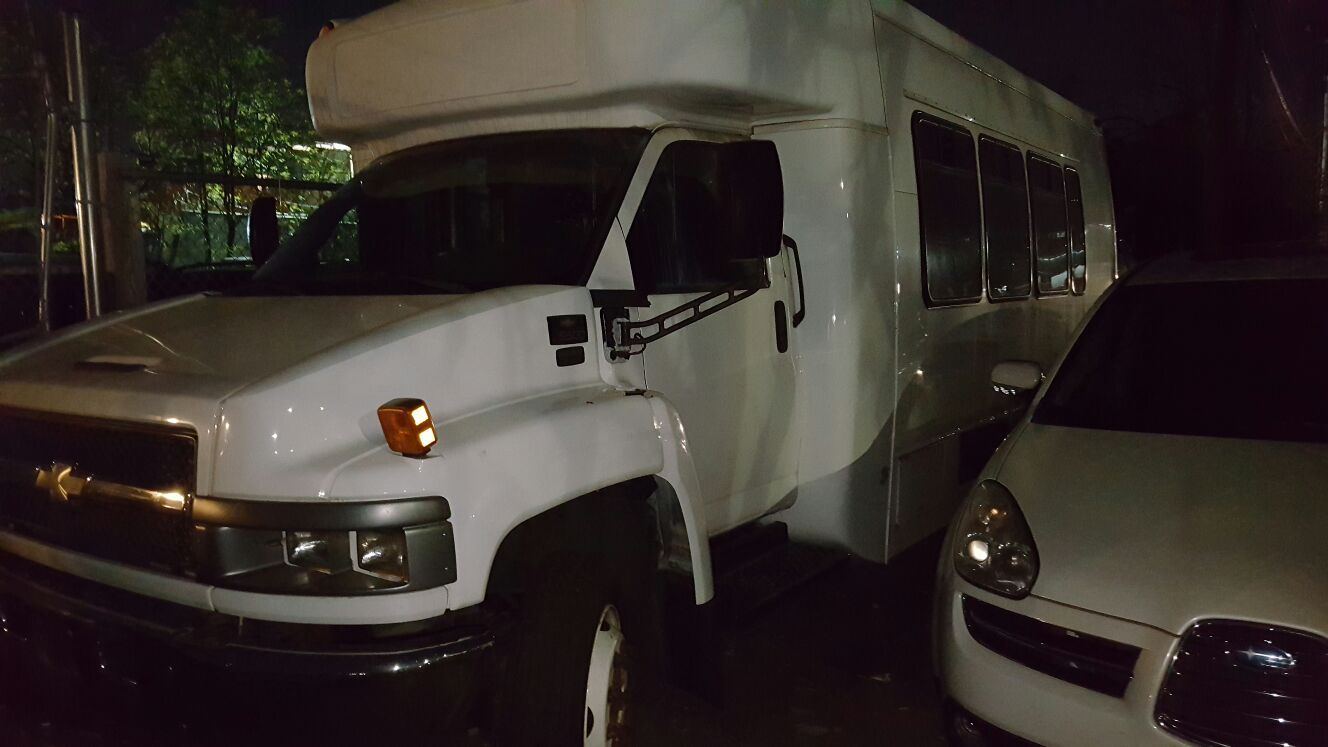 2008 20seat bus.100k miles