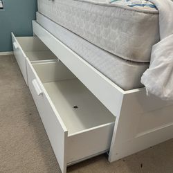 White Wood Queen Bed Frame with Four Drawers