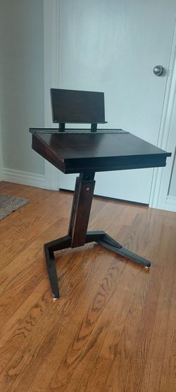 Kid's desk