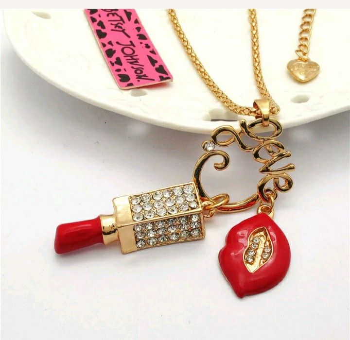 Pretty! Betsey Johnson Crystal & Enamel Love Lipstick & Lips Charm w/Free Chain