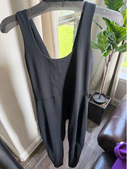 all in motion Black Scoop Neck Active Top size Medium
