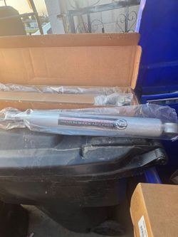 Rough Country shocks... Brand new for a 6" suspension lift chevy 2500hd