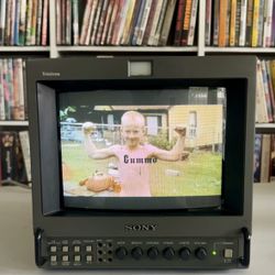 Sony Trinitron PVM 8042Q w/ Carrying Case + Battery CRT TV