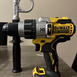 NEW DEWALT 20v XR HAMMER DRILL 