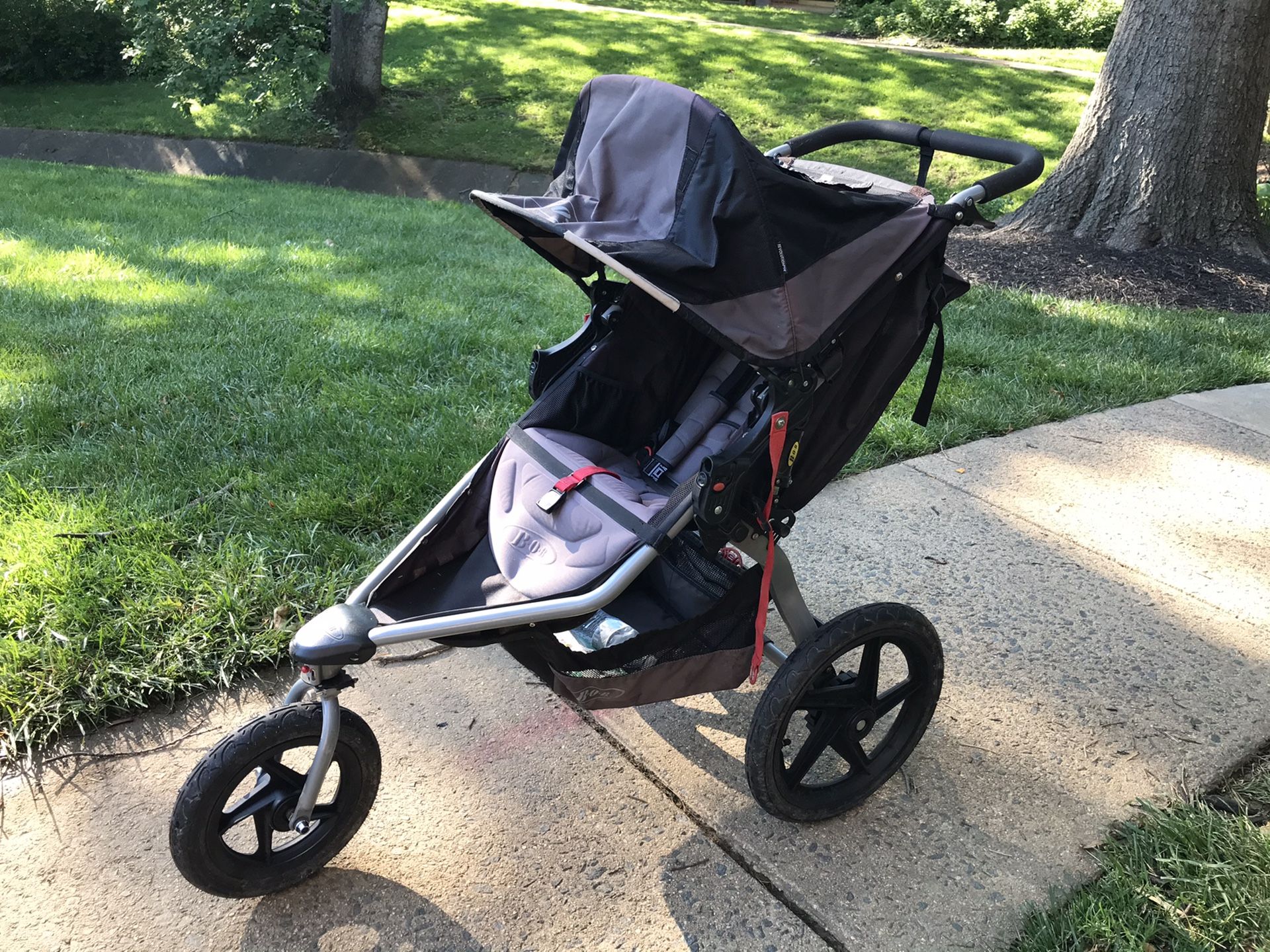 Bob SE stroller with swivel wheel In great condition