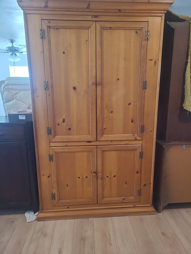 Armoire