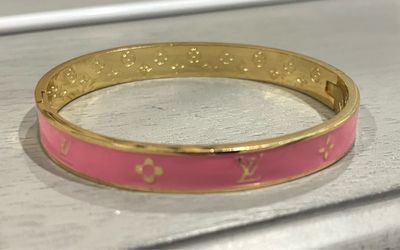 Designer women’s brclet