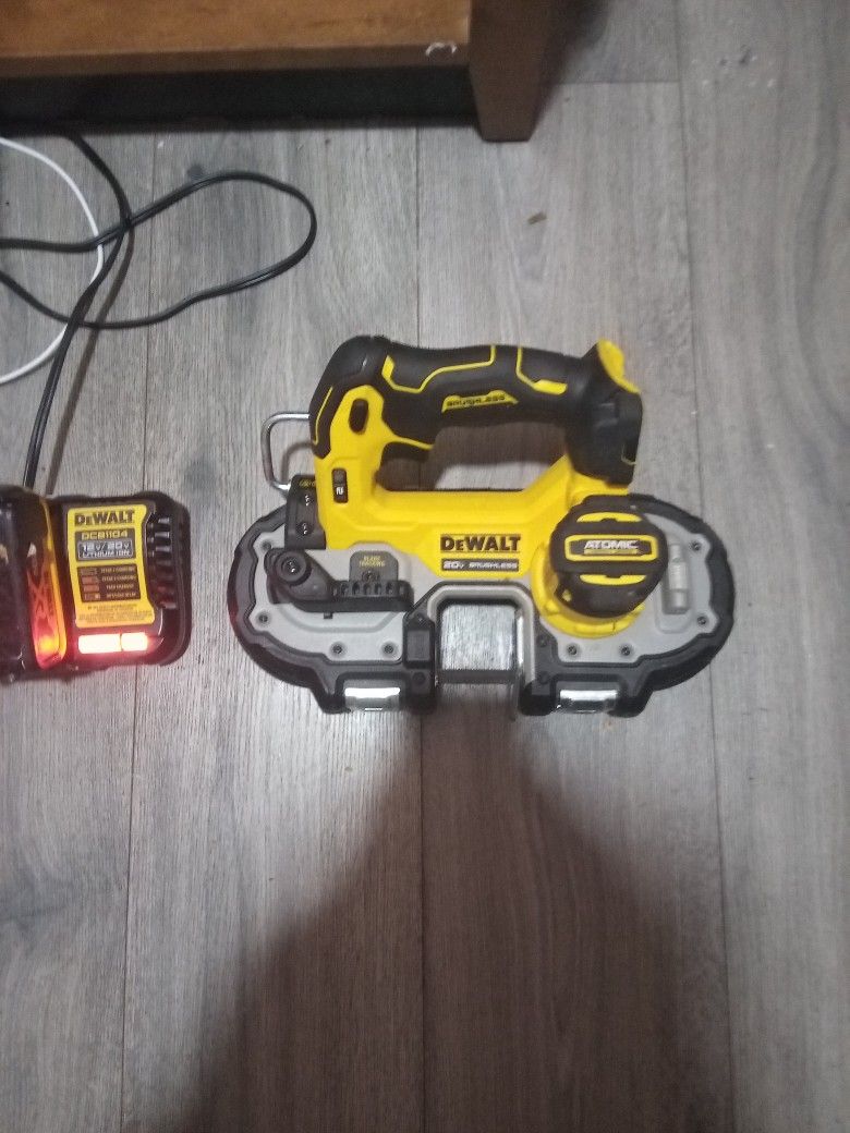 Atomic Cordless Bandsaw With Battery And Charger