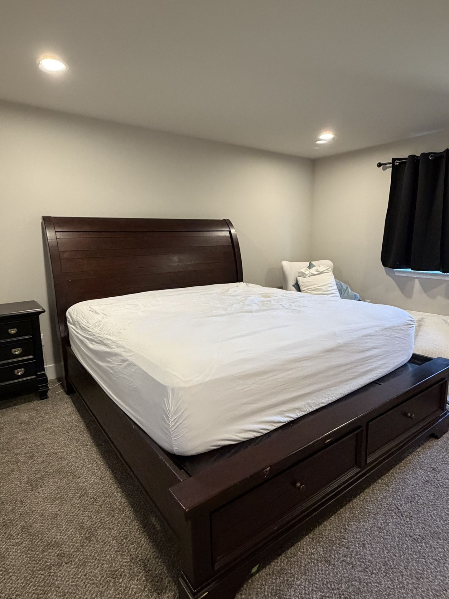 King / CA King Platform Bed Frame