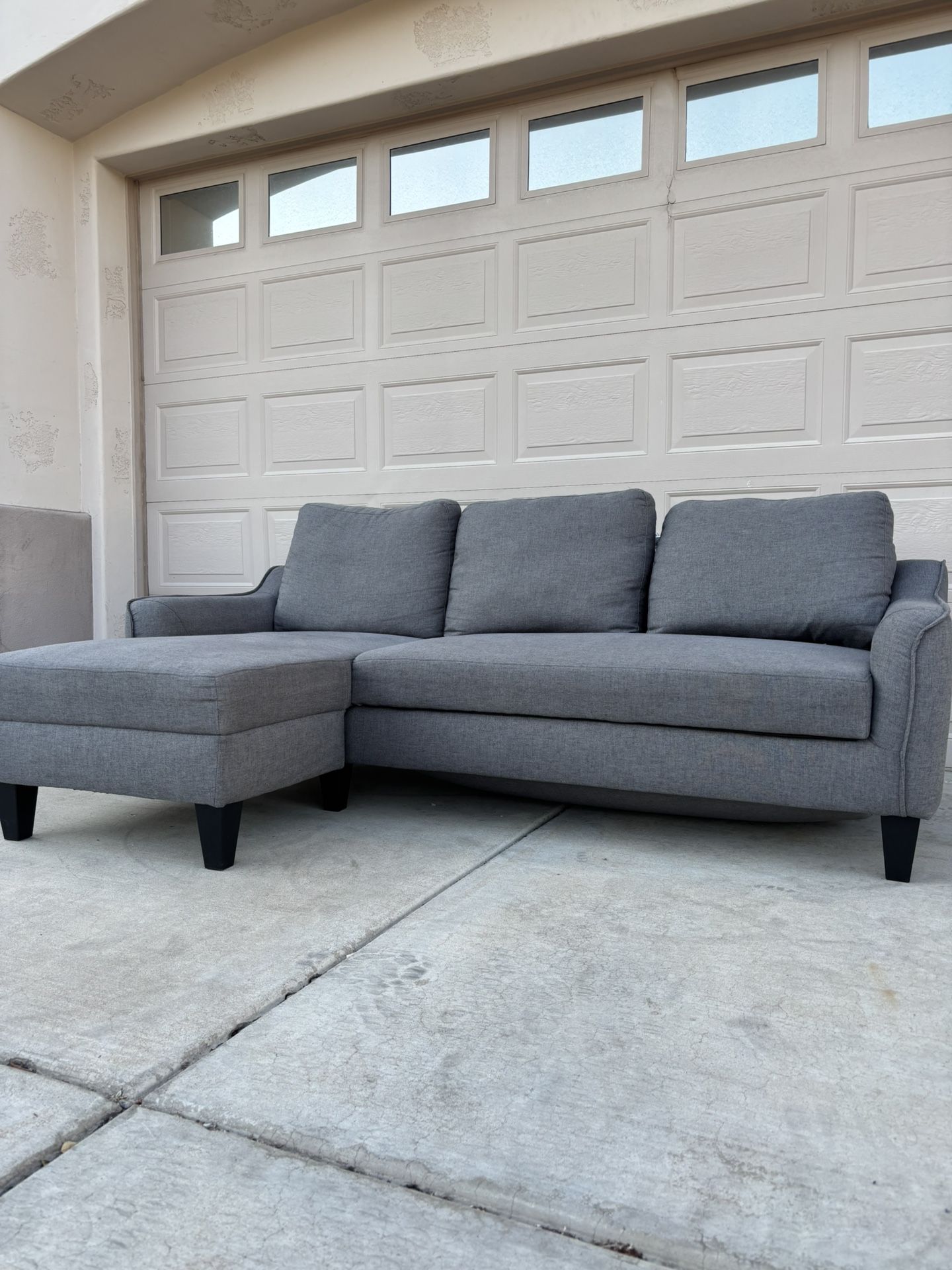 Gray Sectional Couch (🚚🚚FREE DELIVERY 🚚 🚚)