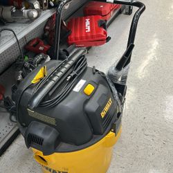 DEWALT WET/DRY VAC 53 LTS , 14 GALLONS 