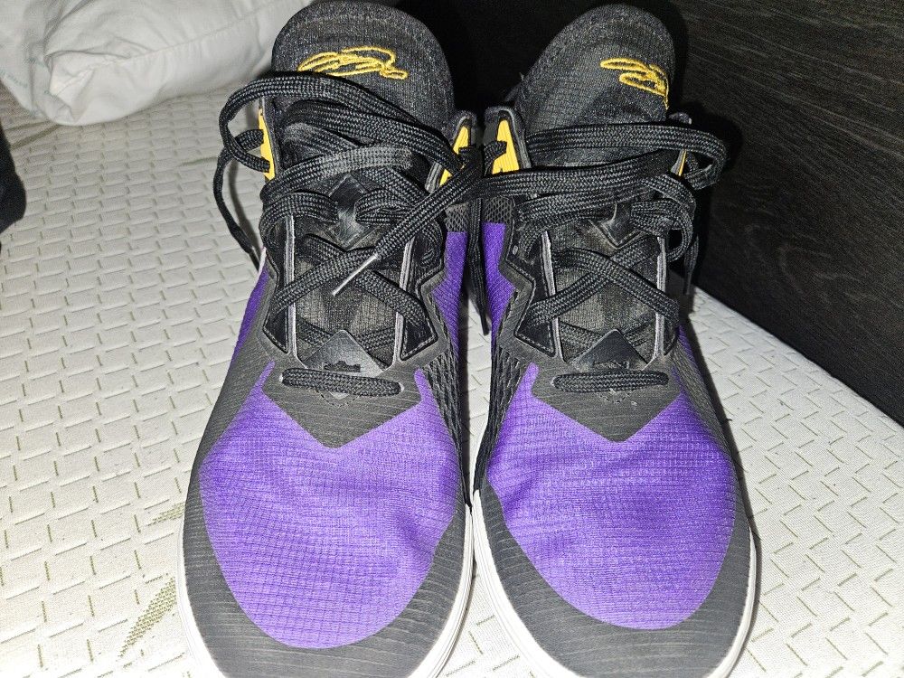 Mens Shoes Basket Ball $100