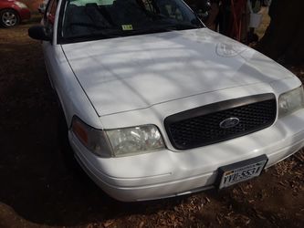 05 ford crown Vic police package $5500 obo