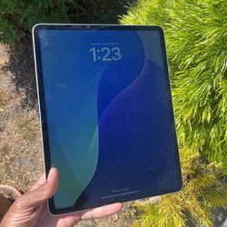 iPad Pro 12.9in 6th gen 
