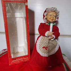 Vintage Mrs. Claus Animated Christmas Figure