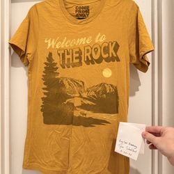 Come From Away Welcome To The Rock T Shirt Small