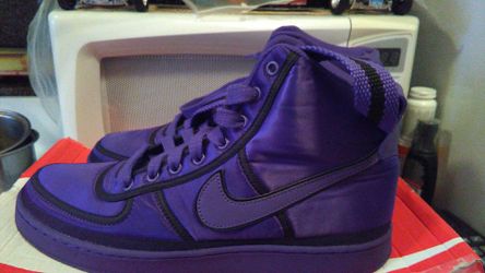New with box Nike vandel supreme purple and black excellent condition size 11/1/2