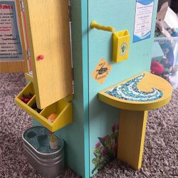 American Girl Lea’s Beach Hut 