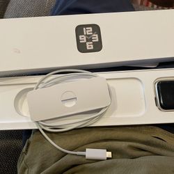 Apple Watch SE Series 2 Starlight Aluminum Case 40mm 