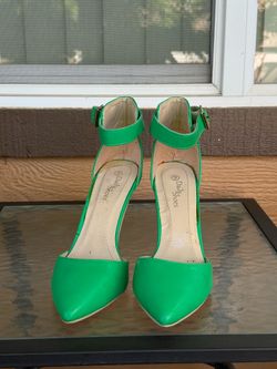 Green Ankle Strap Pointed Toe Pumps Size 9