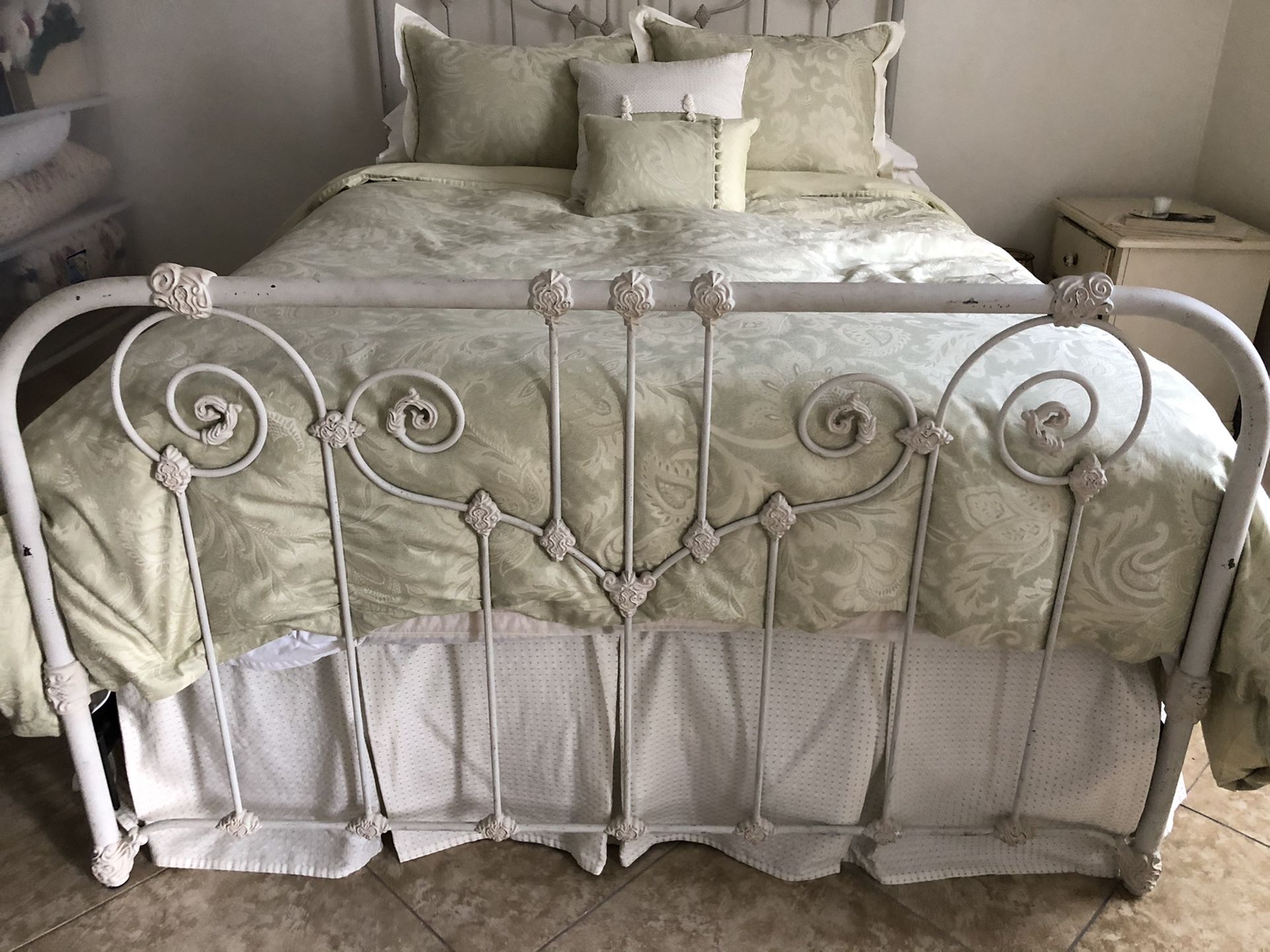 Wrought Iron Queen size Bed Frame including Mattress and box spring